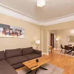 Stunning Luxury 3 Bedroom Apt In The Heart Of Town
