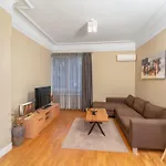 Stunning Luxury 3 Bedroom Apt In The Heart Of Town