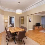 Stunning Luxury 3 Bedroom Apt In The Heart Of Town