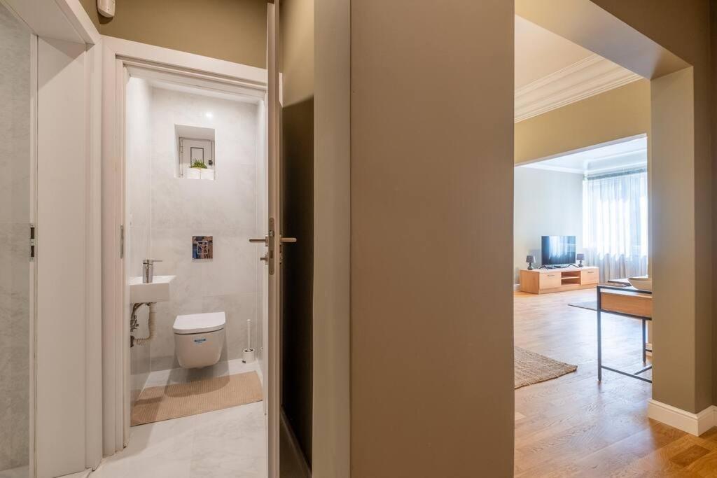 Apartament Stunning Luxury 3 Bedroom In The Heart Of Town Sofia