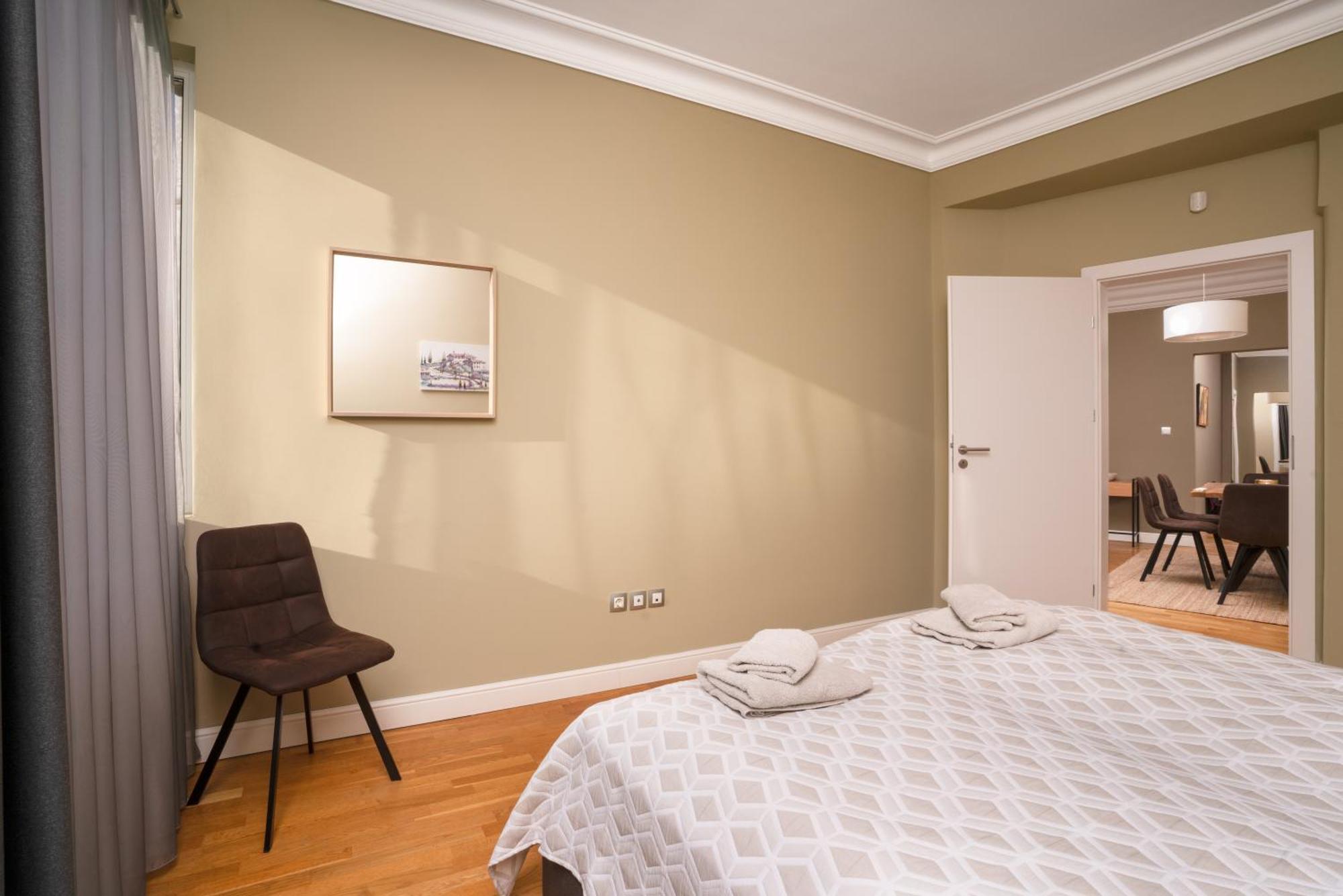 Apartament Stunning Luxury 3 Bedroom In The Heart Of Town *